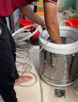 Hướng dẫn các bước vệ sinh máy giặt tại nhà đơn giản, nhanh chóng